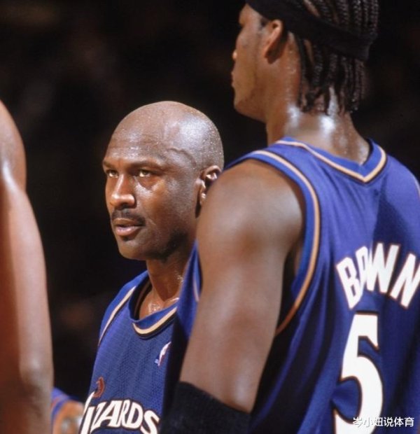 Kwame Brown được công nhận là lựa chọn hàng đầu song song, ngay cả khi Jordan dẫn dắt anh ta, anh ta