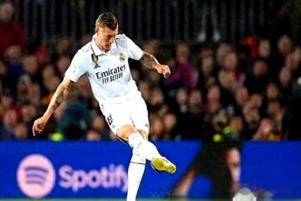Real Madrid đứng thứ hai! Bảng xếp hạng câu lạc bộ mới nhất của FIFA được phát hành: Barcelona chỉ đ