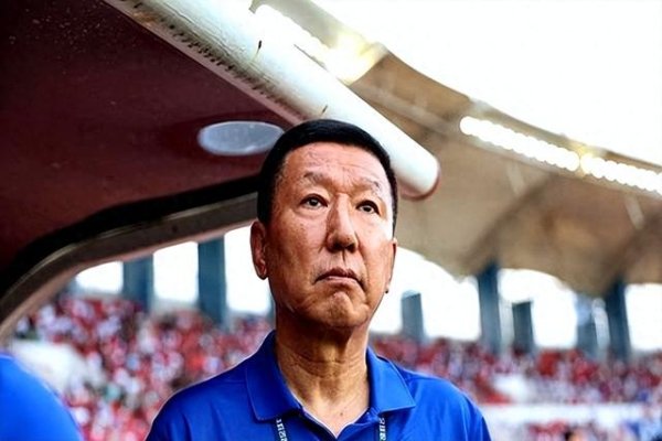 Hãy chú ý đến đối thủ của bạn! Shandong Taishan thay đổi đội ngũ huấn luyện của mình, Dalian Yingbo 