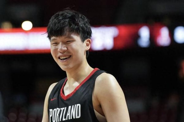 Lillard trở lại câu lạc bộ cũ của mình! Người chiến thắng không chỉ là về kỷ lục, giao thông và tình