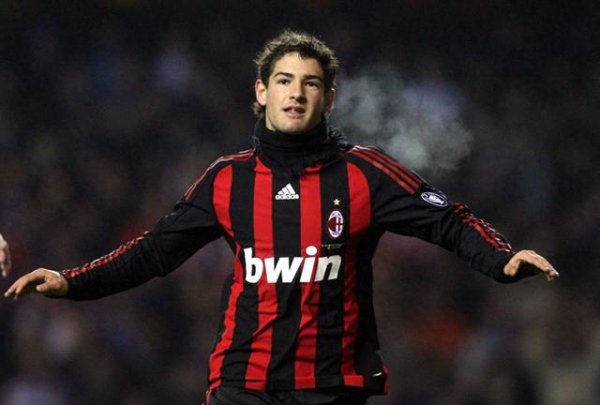 Pato: Tôi rất vui vì Allegri trở lại Milan để huấn luyện, tôi hy vọng Modric mang lại trải nghiệm ch