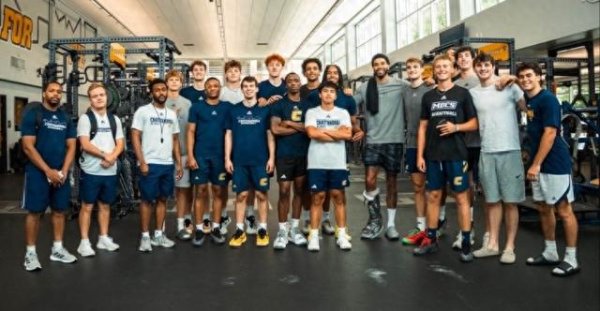 Tatum đã làm việc chăm chỉ để tham dự đám cưới của Kemba Walker và mượn khóa đào tạo phòng tập thể d
